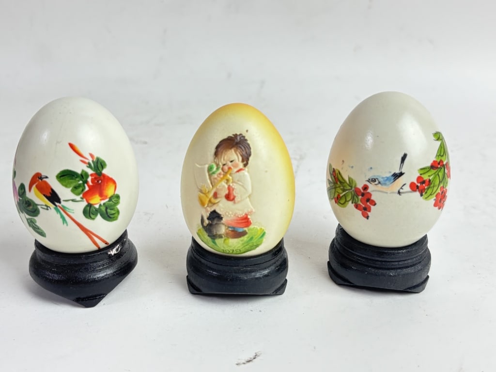 Group of Egg Decors: Group of Egg Decors, 3.25in