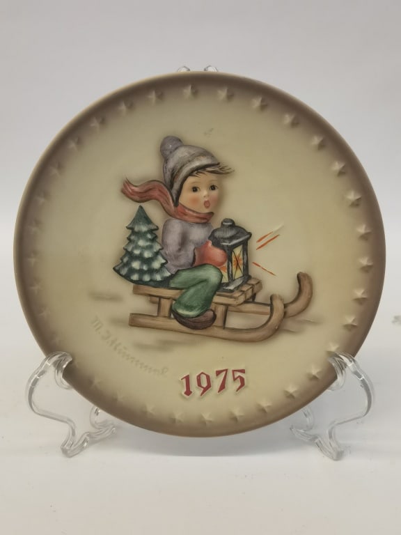 1975 Goebel Hummel 5th Annual Plate: 1975 Goebel Hummel 5th Annual Plate, 7.5in