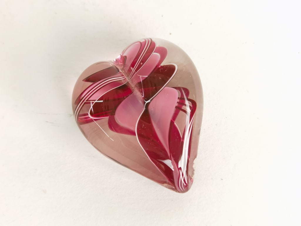 Vintage Pink Spiral Art Glass Heart Paperweight (1 of 2)