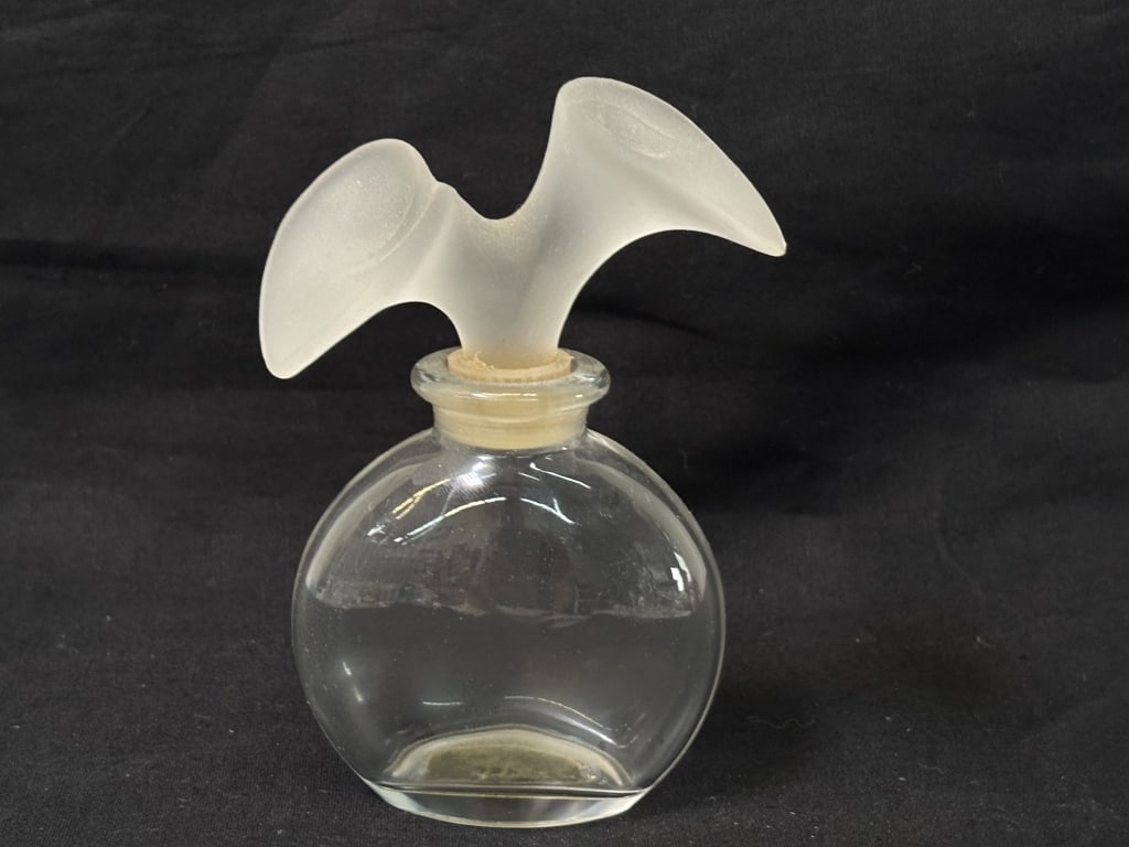 Vintage Frosted Glass Stopper Clear Glass Perfume: Vintage Frosted Glass Stopper Clear Glass Perfume Bottle, 4.75in