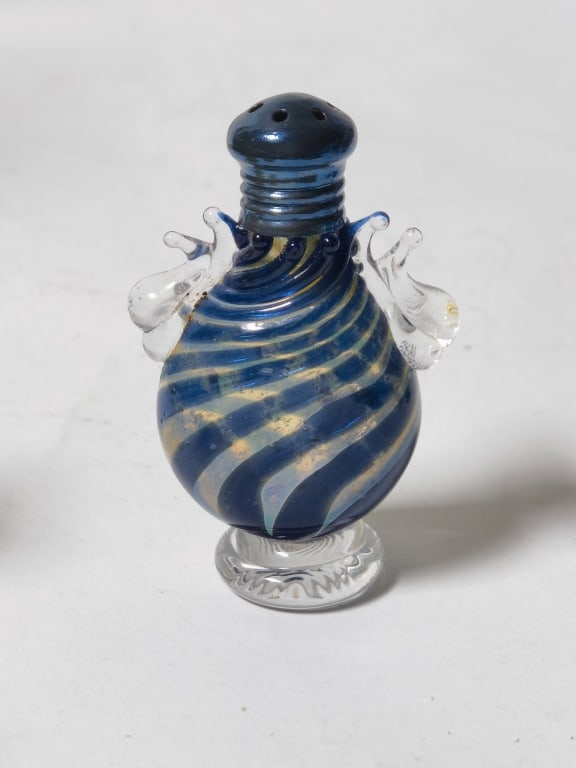 Vintage Murano Italy Blue Swirl Art Glass Salt Sha: Vintage Murano Italy Blue Swirl Art Glass Salt Shaker, 3in