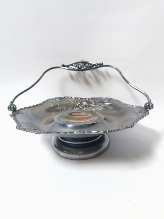 Vintage Silver Plated Floral Pattern Basket Pl: Vintage Silver Plated Floral Pattern Basket Plate, 10in