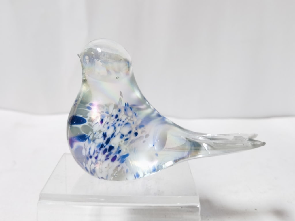 Vintage Iridescent Splatter Art Glass Bird: Vintage Iridescent Splatter Art Glass Bird, 4.25in by 3in