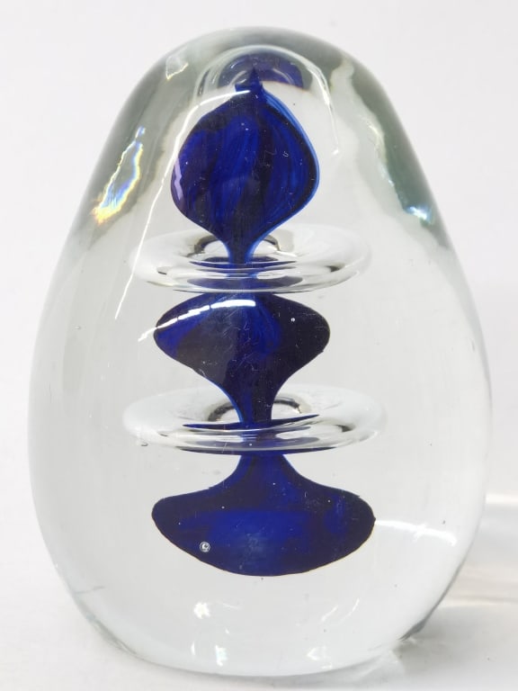Vintage Blue and Clear Bubble Art Glass Egg Paperw (1 of 3)