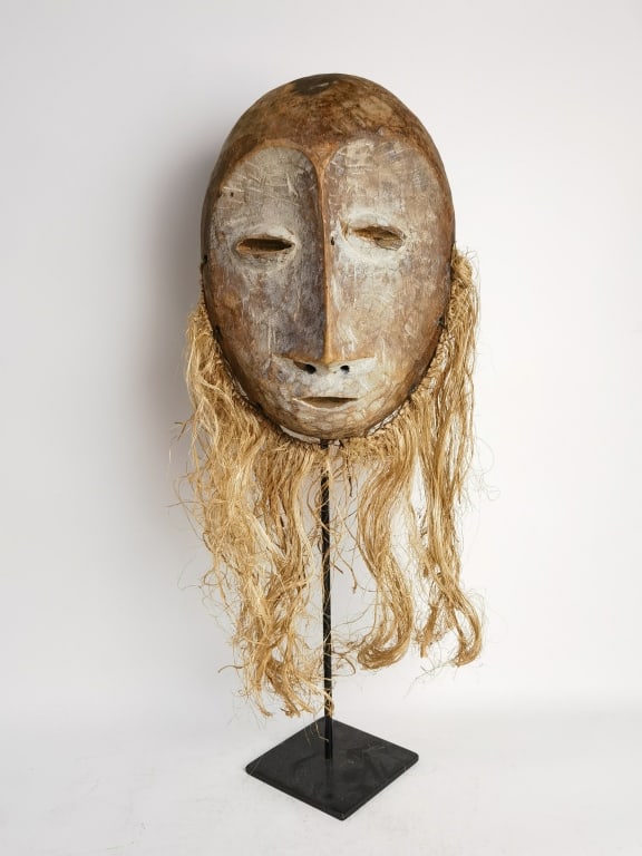 Large Vintage Congo Lega Mask: Large Vintage Congo Lega Mask, 21.75in