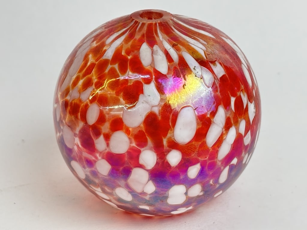 Vintage Iridescent Red/White Splatter Glass Fuse L: Vintage Iridescent Red/White Splatter Glass Fuse Lamp, 3.5in