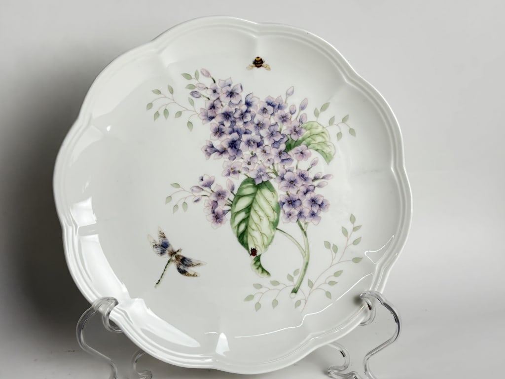 Vintage Lenox Porcelain Butterfly Meadow Plate: Vintage Lenox Porcelain Butterfly Meadow Plate, 9in