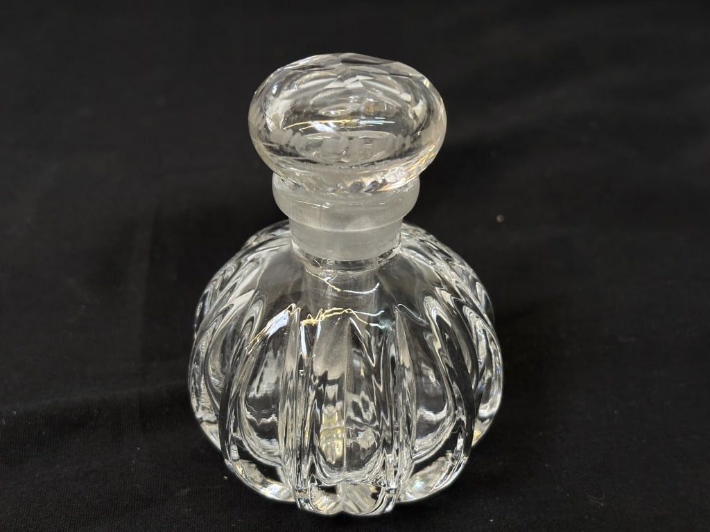 Vintage Clear Ribbed Art Glass Perfume Bottle (1 of 3)
