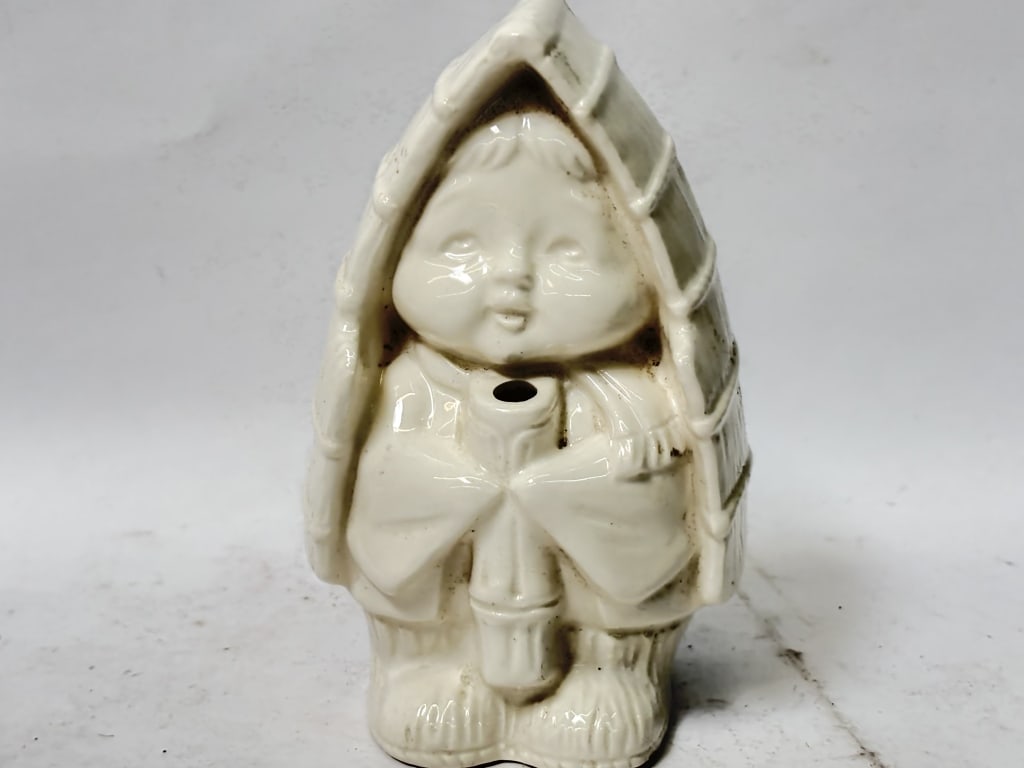 Vintage Benihana Tokyo Boy Vase: Vintage Benihana Tokyo Boy Vase, 7in