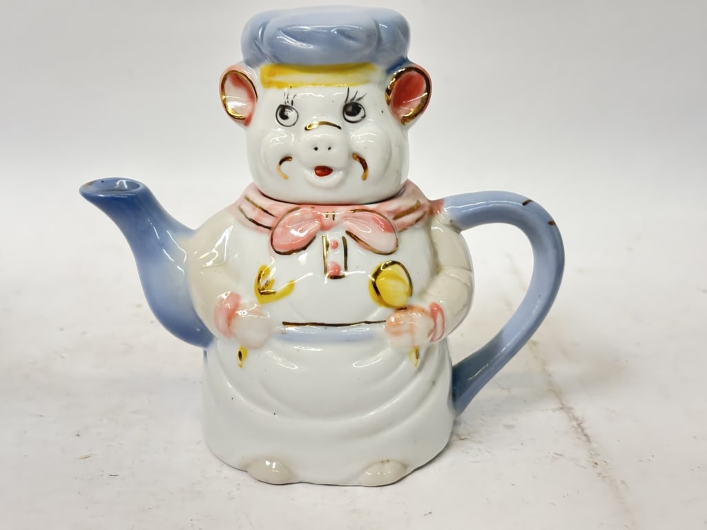 Vintage Porcelain Pig Chef Teapot: Vintage Porcelain Pig Chef Teapot, 6in by 5.5in