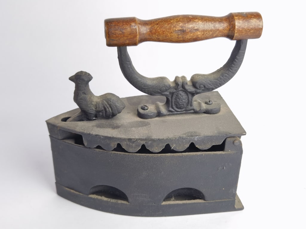 Antique Cast Iron Charcoal Iron (1 of 4)