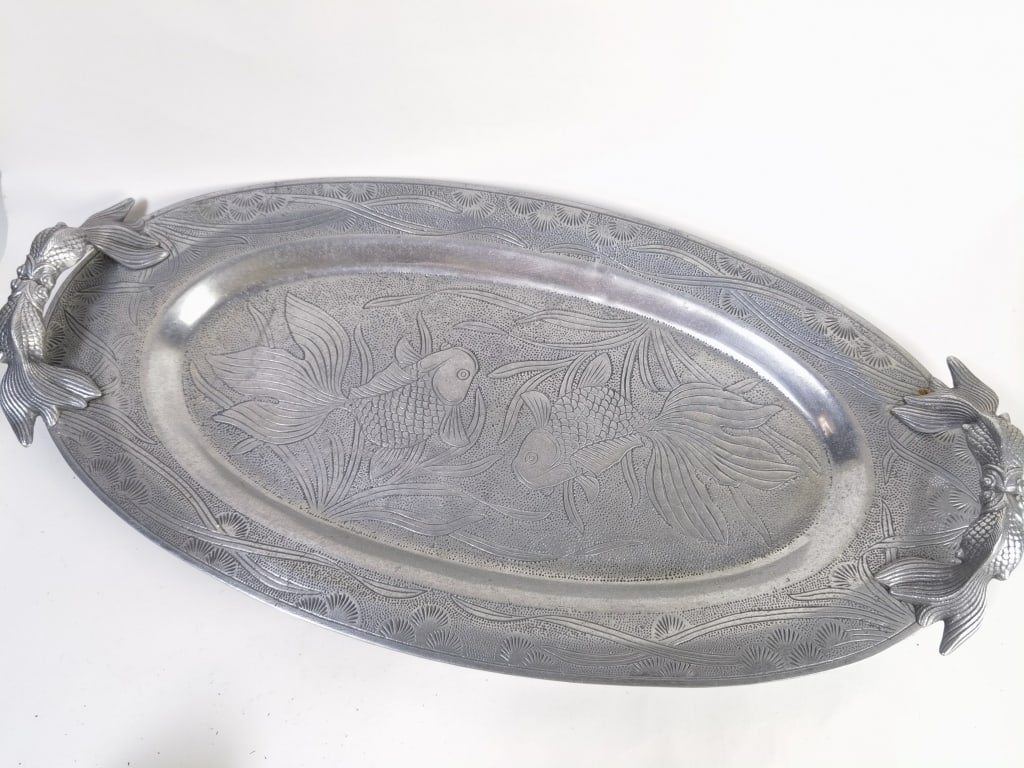 Large 1979 Court Designs Metal Tray: Large 1979 Court Designs Metal Tray, 3in by 24.5in