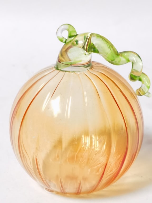 Vintage Art Glass Pumpkin (1 of 3)