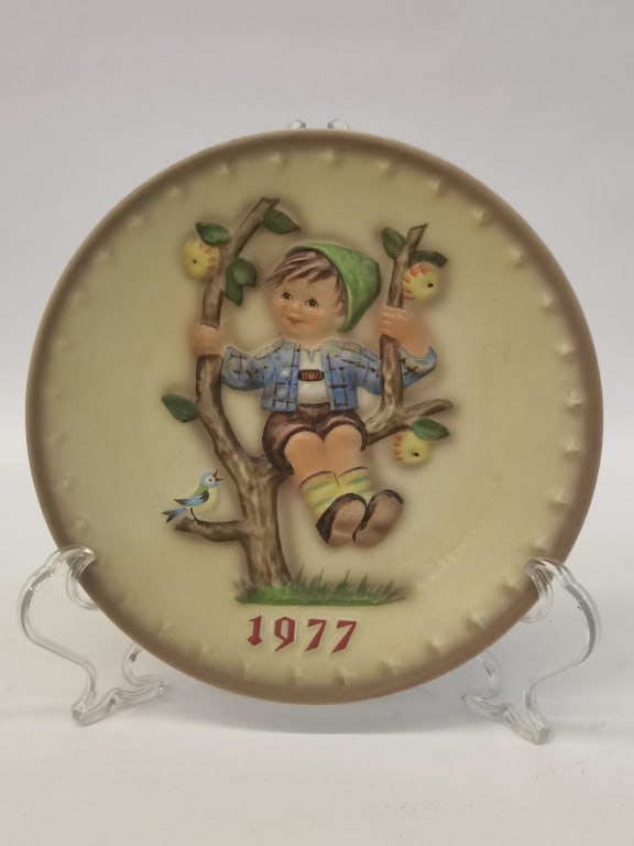 1977 Goebel Hummel 7th Annual Plate: 1977 Goebel Hummel 7th Annual Plate, 7.5in