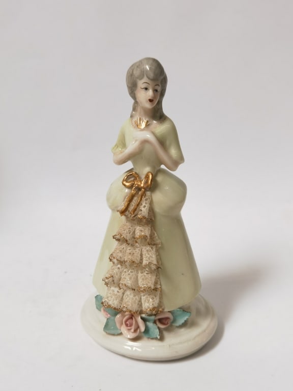 Vintage Dresden Germany Porcelain Lady (1 of 3)
