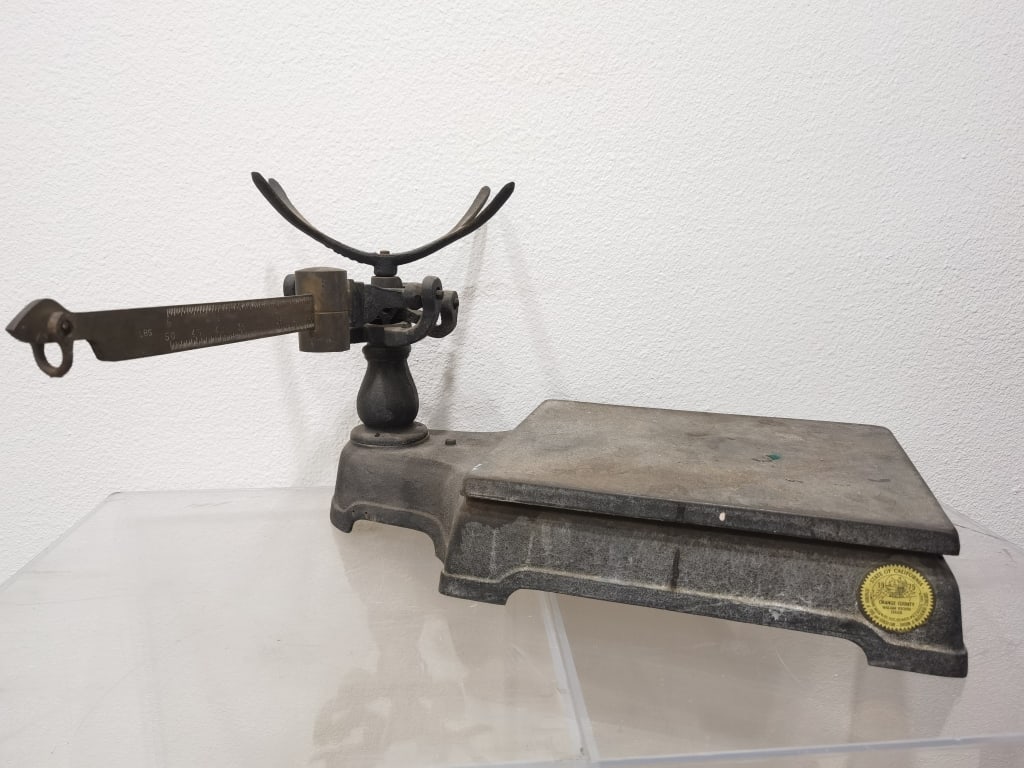 Antique Fairbanks Cast Iron Mercantile Scale (1 of 6)