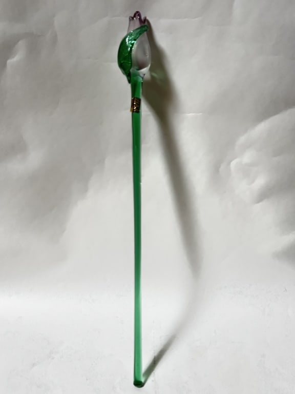 Large Vintage Mikasa Art Glass Light Purple Flower: Large Vintage Mikasa Art Glass Light Purple Flower, 19.5in