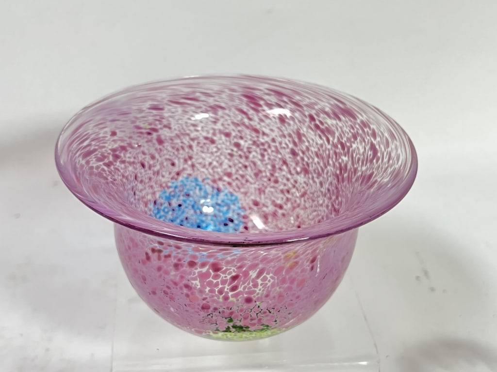 Vintage Kosta Boda Artist Collaboration Art Glass: Vintage Kosta Boda Artist Collaboration Art Glass Bowl, 3in by 5in