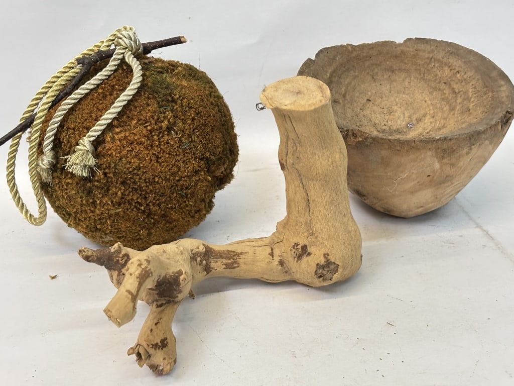 Group of Wood Table Decors (1 of 1)