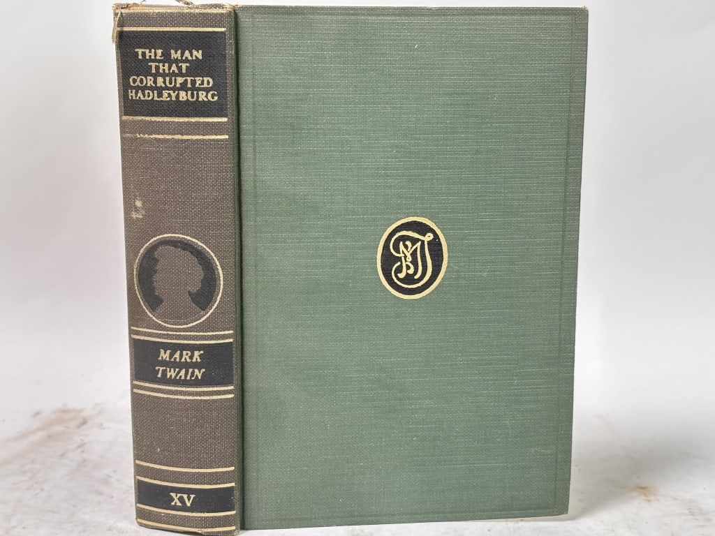 1928 The Man That Corrupted Hadleyburg, Vol XV: 1928 The Man That Corrupted Hadleyburg, Vol XV, 7 1/8in by 5in