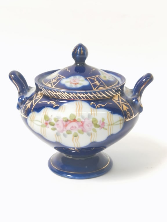 Vintage Japanese Porcelain Gilt Floral Sugar Bowl (1 of 4)