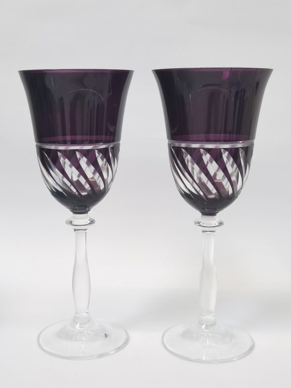 (2) Vintage Amethyst Cut-to-Clear Crystal Wine Gla: (2) Vintage Amethyst Cut-to-Clear Crystal Wine Glasses, 8.25in