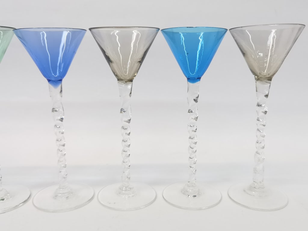 (7) Spiral Stem Martini Glasses - 4