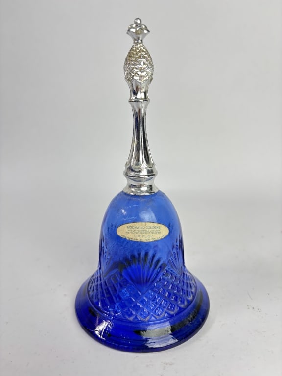 1975 Avon Cobalt Blue Glass Moonwind Cologne Bottl: 1975 Avon Cobalt Blue Glass Moonwind Cologne Bottle, 7in