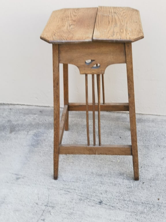 Vintage Edwardian Style Oak Occasional Table: Vintage Edwardian Style Oak Occasional Table, 28in by 16in by 16in