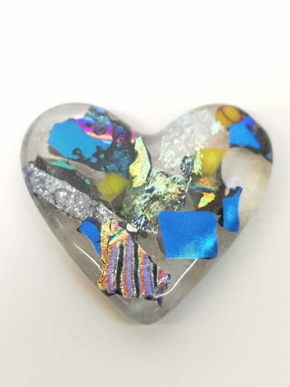 Vintage Iridescent Art Glass Heart Paperweight: Vintage Iridescent Art Glass Heart Paperweight, 2in by 1.75in