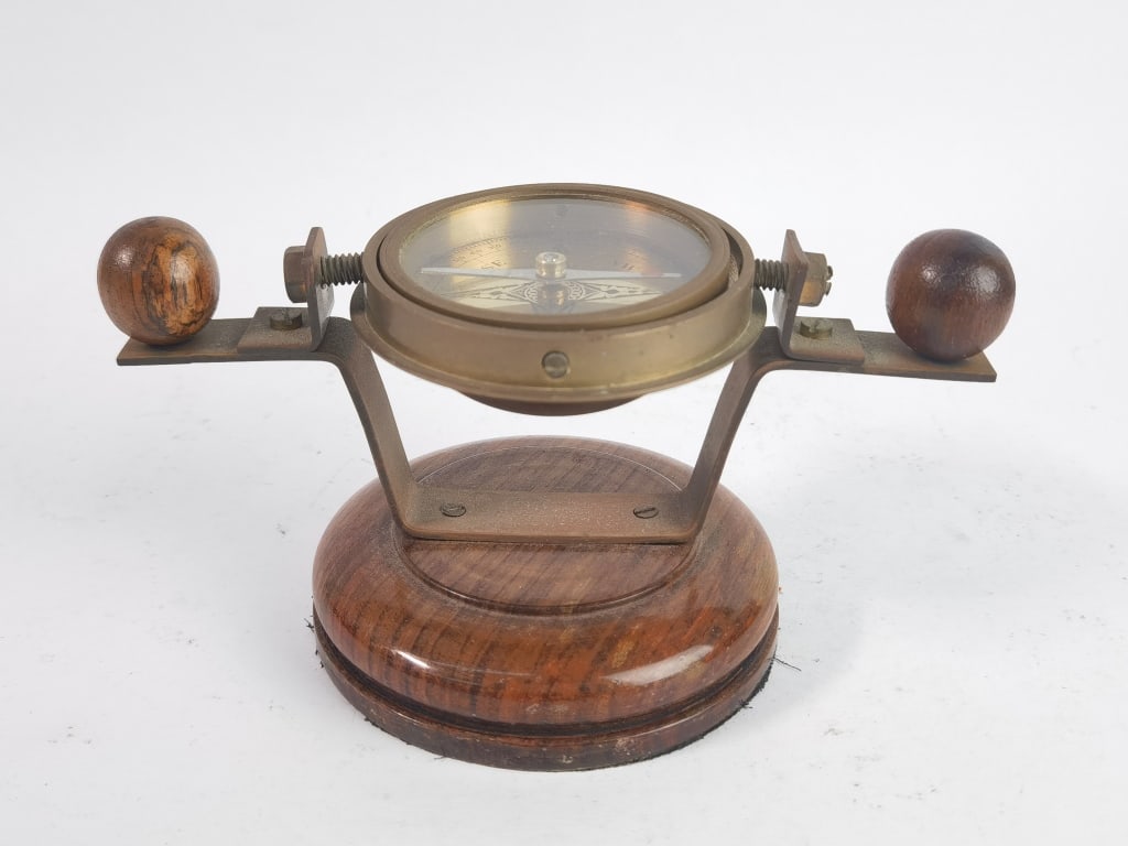 Vintage Nautical Gimbal Brass Compass (1 of 4)