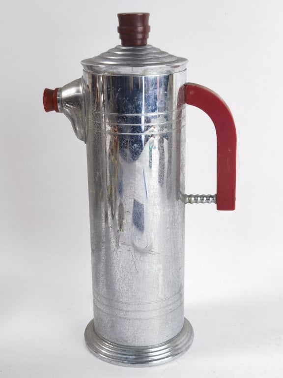 Vintage Art Deco Chrome & Bakelite Cocktail Shaker: Vintage Art Deco Chrome & Bakelite Cocktail Shaker, 12.5in