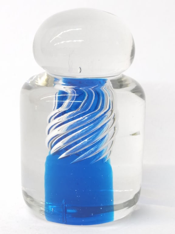 Vintage Art Glass Spiral Bubble Paperweight: Vintage Art Glass Spiral Bubble Paperweight, 4.25in