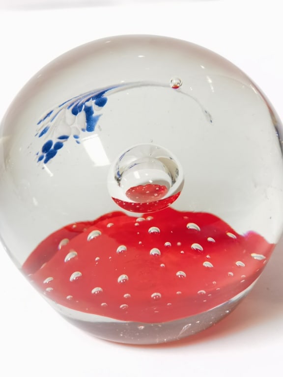 Vintage Murano Italy Art Glass Paperweight (1 of 3)