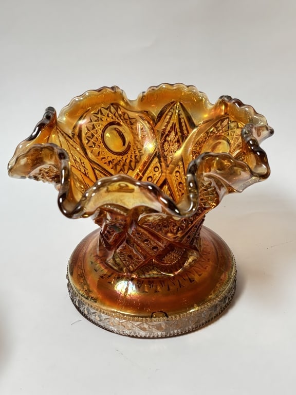 Vintage Fenton Carnival Glass Ruffled Vase (1 of 4)