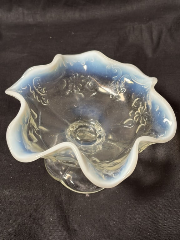 Antique Northwood EAPG Ruffled Glass Bowl: Antique Northwood EAPG Ruffled Glass Bowl, 5.5in by 3.25in