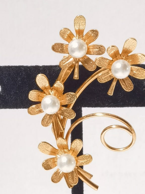 Costume Gold Tone Faux Pearl Flower Brooch (1 of 2)