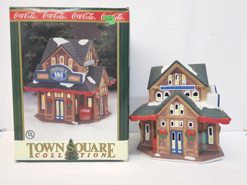 1996 Coca Cola Town Square Collection Figurine: 1996 Coca Cola Town Square Collection Figurine, 8in