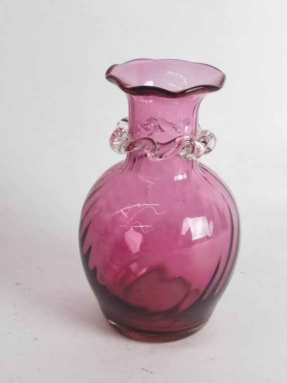 Vintage Pilgram Cranberry Glass Optic Ripple Vase (1 of 2)