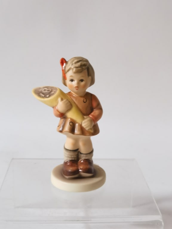 1992 Year 93/94 Hummel Club "A Sweet Offering" Fig (1 of 4)