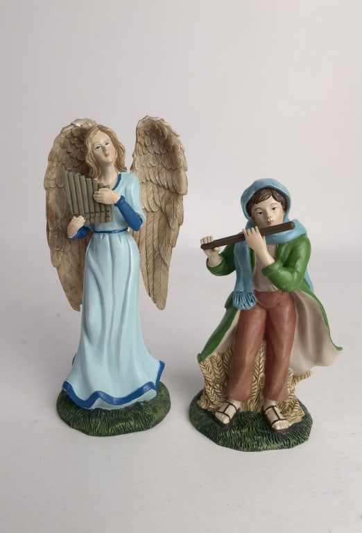 (2) 2004 Hawthorne Village Thomas Kinkade Nativits (1 of 7)