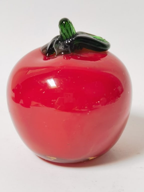 Art Glass Red Apple: Art Glass Red Apple, 3.5in