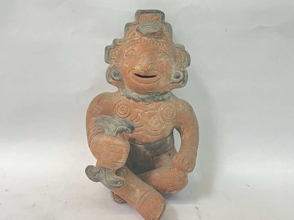 Vintage Mayan Pottery Figurine (1 of 4)