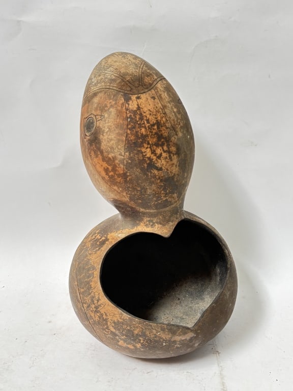 Vintage Hand Carved Gourd, Signed: Vintage Hand Carved Gourd, Signed, 9.5in