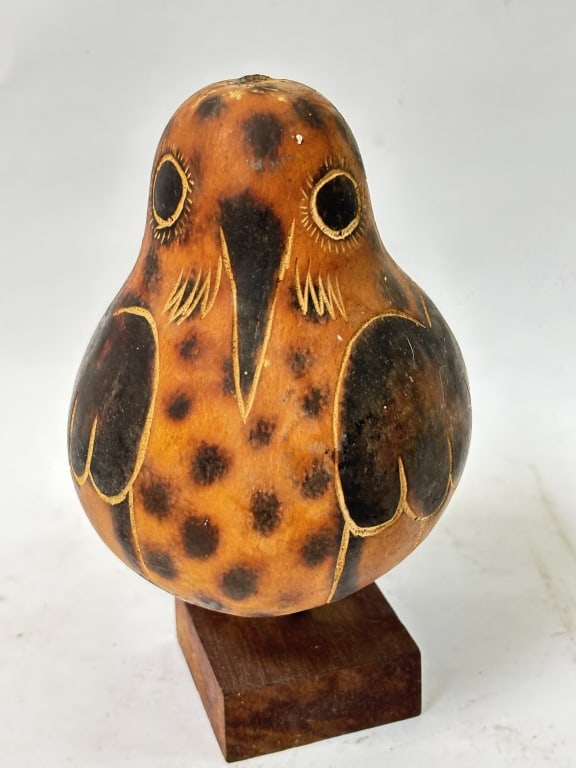 Vintage Signed Z. Medina Gourd Carved Bird: Vintage Signed Z. Medina Gourd Carved Bird, 6.5in