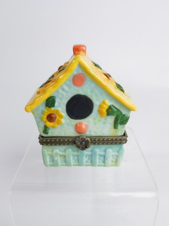 Vintage Porcelain Sunflower House Trinket Box: Vintage Porcelain Sunflower House Trinket Box, 2 5/8in by 2.5in