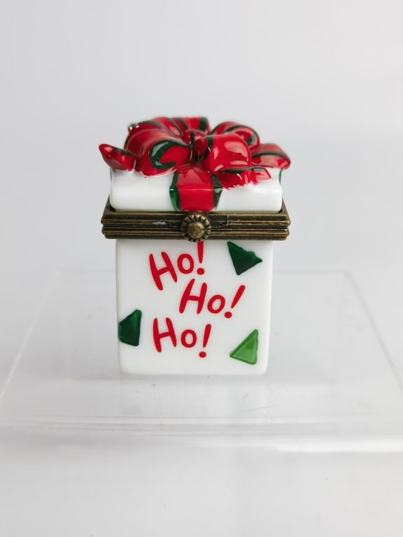 Vintage Porcelain Ho!Ho!Ho! Present Trinket Box: Vintage Porcelain Ho!Ho!Ho! Present Trinket Box, 1.75in by 1.25in