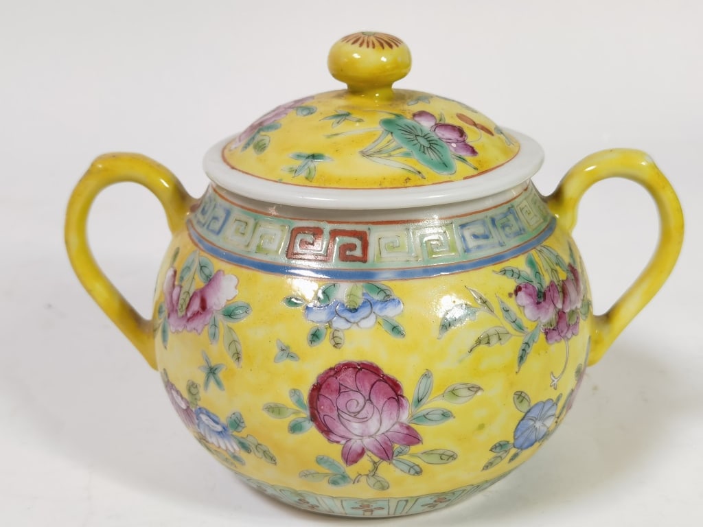 Republic Chinese Porcelain Famille Jaune Covered B: Republic Chinese Porcelain Famille Jaune Covered Bowl, 4.75in by 6.5in