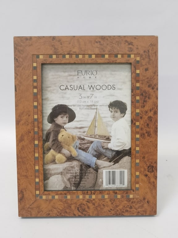 Wood Photo Frame: Wood Photo Frame, 9.5in by 9.5in