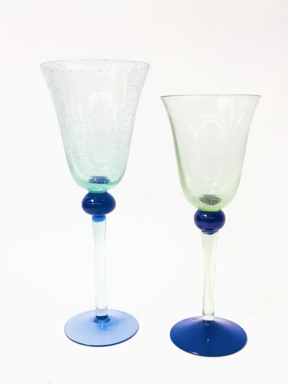 (2) Blue Art Glass Wine Glasses: (2) Blue Art Glass Wine Glasses, 8 & 9in